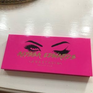 Anastasia Beverly Hills Alyssa Edwards ON HOLD